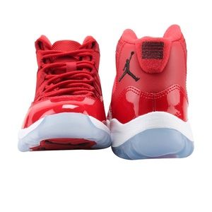 Kids Air Jordan 11 XI Retro 
Gym Red White Black size 5.5